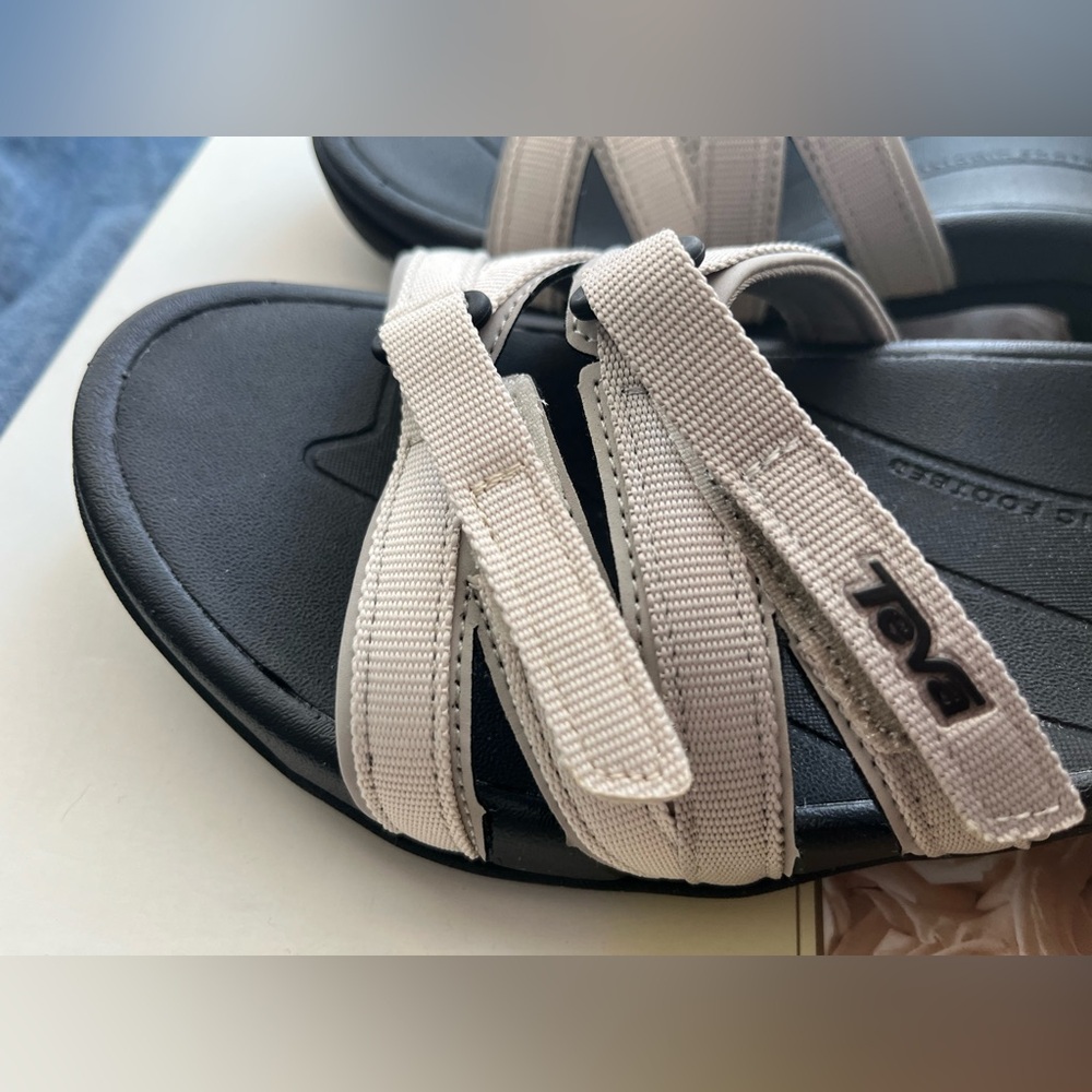 Brand New Teva Women's Tirra Sport Hiking Sandal, never worn!! So comfy! Sze 9❤️ - Picture 3 of 12